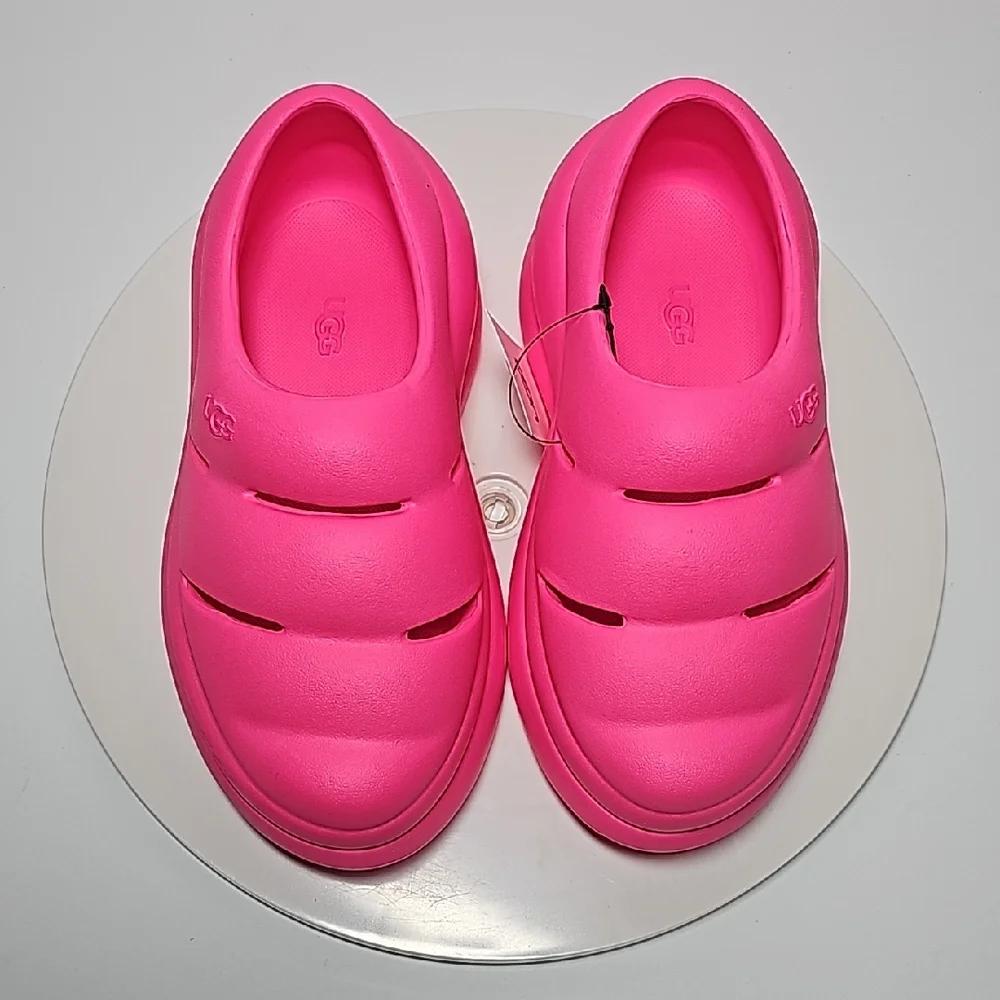NWT UGG K Sport Yeah Clogs Taffy Pink Water Resistant Shoes Girls Size 1